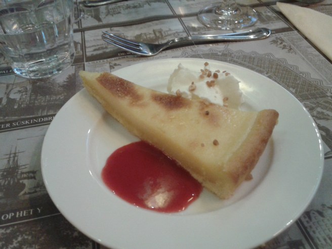 Är ni mätta redan eller orkar ni klämma denna efterrätta från Haesje Claes?