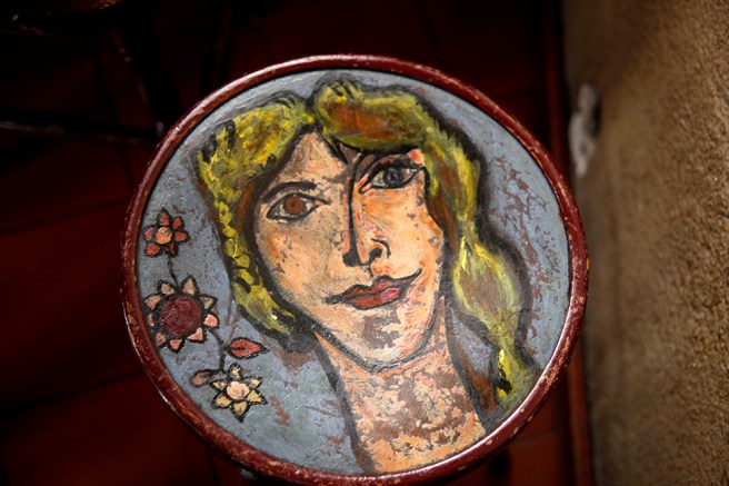 Sällan man får sätta sig på så här fina stolar i en krog.