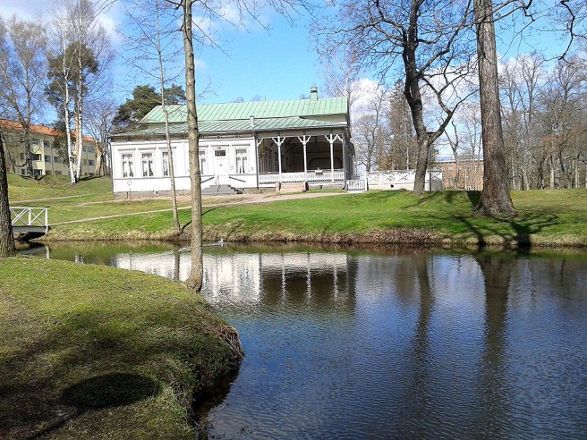 Kapellparken ligger bara på hundra meters avstånd från mitt hem. En oas mitt i centrum.
