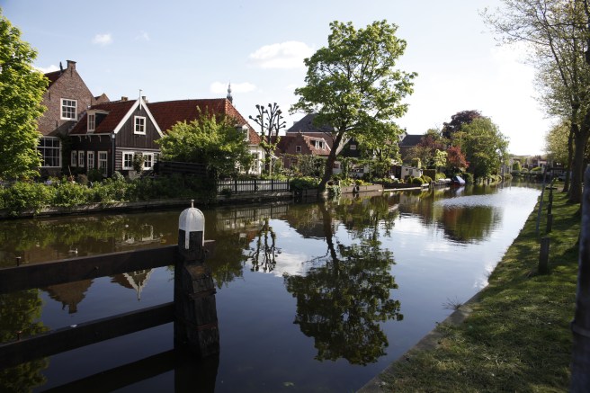 Ett av alla dessa idylliska vattendrag, här i Volendam.