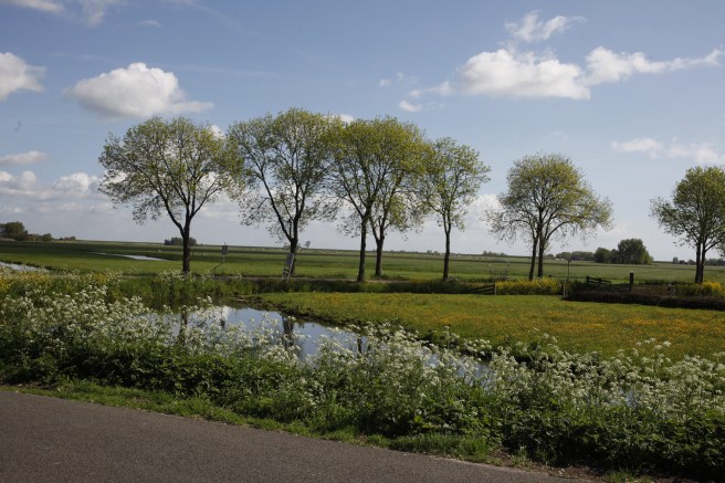 Flacka landskap finns det också gott om. Nederländerna är inte ett land för den som vill streta på i backar :-)
