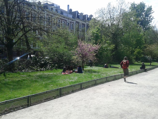 Har precis kommit in i Vondelpark.