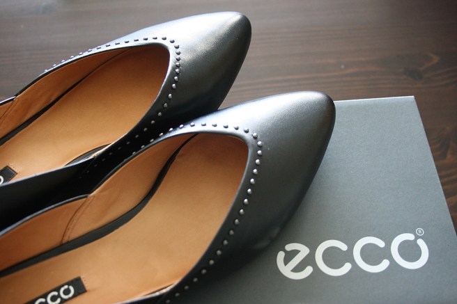 Och så måste jag kanske påminna läsarna om att jag har en reklamfri blogg. Tillsvidare får jag inte heller betalt av någon för att skriva vissa inlägg.