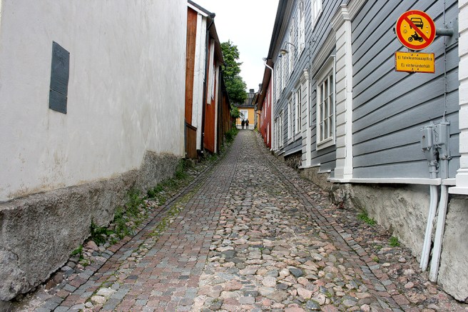 En av de många, små och smala gränderna.