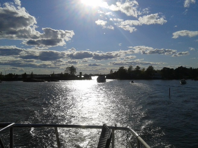 Snart lämnar vi Degerö bakom oss.