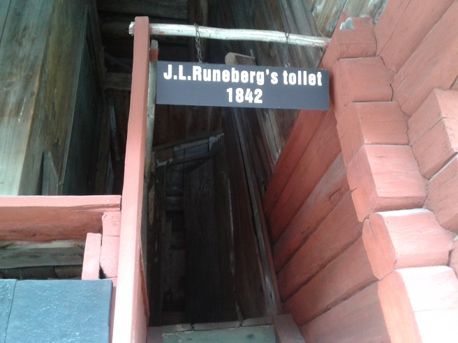 Upp för trapporna vågade jag, men tror inte det hade uppskattats om jag hade kissat där :-)