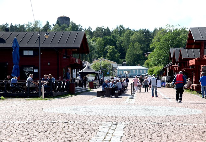 Vid femtiden på eftermiddagen ännu inte tjockt av folk på området, men det brukar bli fullsatt längre fram mot kvällen om vädret är bra.