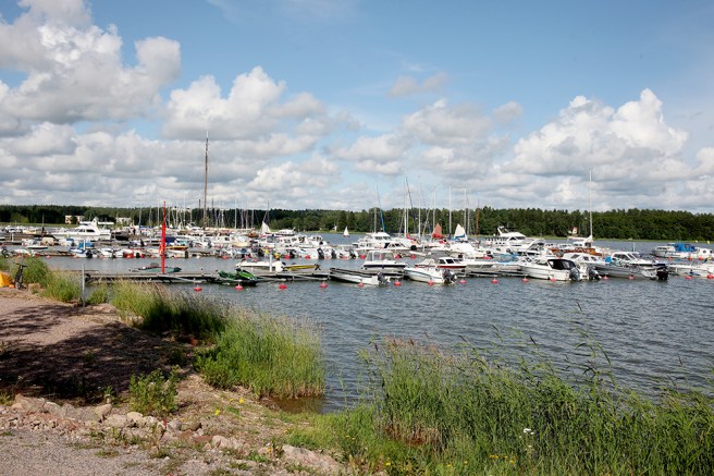 En del av småbåtshamnen vid Skeppsbron.