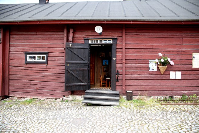 En av ingångarna till cafeterian.