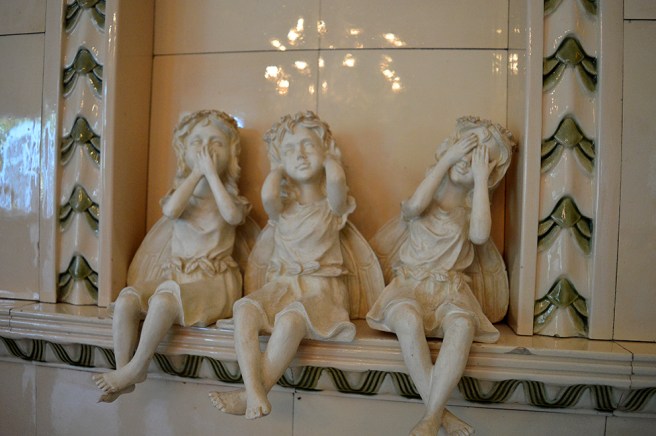 I Villa Engel finns många änglar.