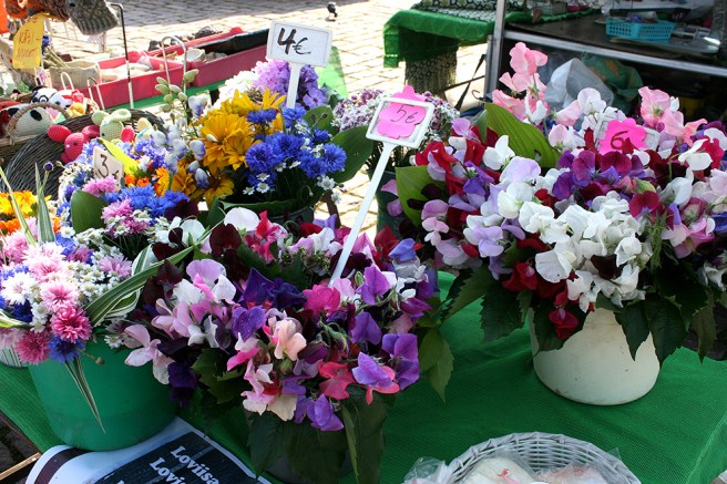 Här hittade jag en bukett med luktärter till mig själv.