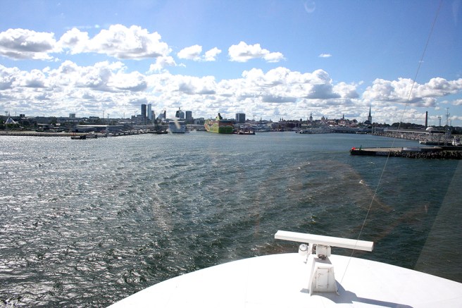 Viking XPRS anländer till Tallinn.