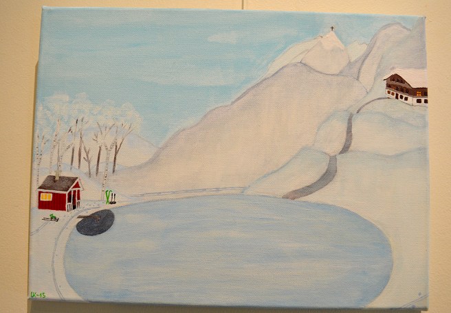 Vinternöjen. Hon kom ner från stugan och han på en sparkstöttning för att njuta av bastu tillsammans och kanske ett dopp i isvaken.