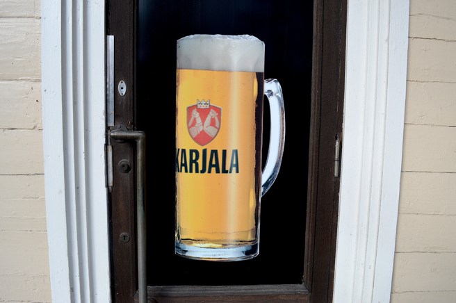 Dörren till en krog i Borgå.