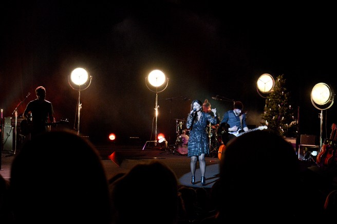 Satt på tolfte raden på parkett, kom alltså inte närmare än så här :-)