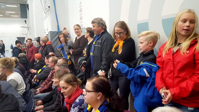 Trångt om saligheten också nu, men i år lyckades vi som hejade på Tor samla oss ganska bra på ett ställe.