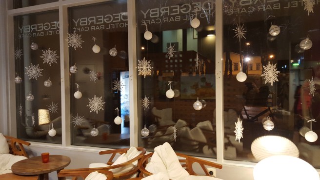 Om det inte snart blir vitt utomhus finns det vitt att glädja sig åt inomhus i stället :-)