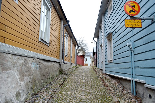 Brant backe och halt om det blir snö och is. Inga breda fordon kommer fram här heller :-)