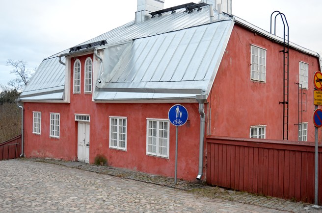 Läcker färg och taket i skick!