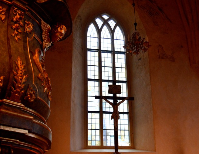 Ett fönster i Borgå domkyrka.