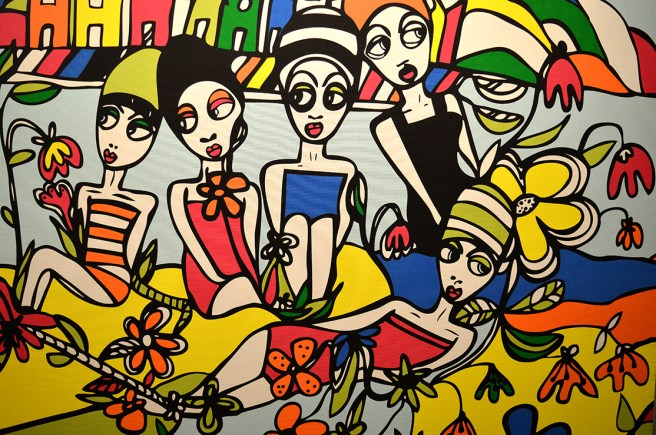 Ett konstverk på väggen i busstationen där ungdomsverkstaden höll öppna dörrar några dagar i december.