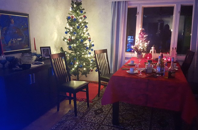 I väntan på att Finlands hockeymatch i U20-VM ska börja.