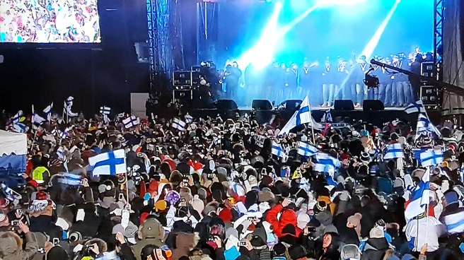 Många andra väntade också på VM-hjältarna <3