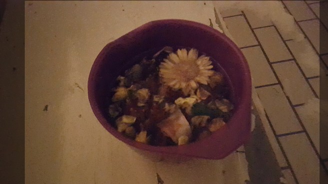 Bilden är tagen i på balkongen då det redan hade blivit mörkt ute i går.