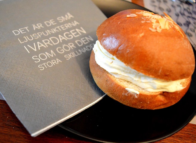 Fastlagsbulle med mandelmassa.