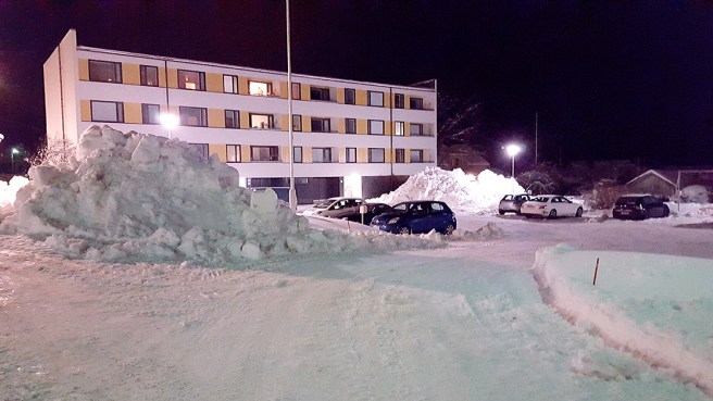 Huset och gården där jag bor.