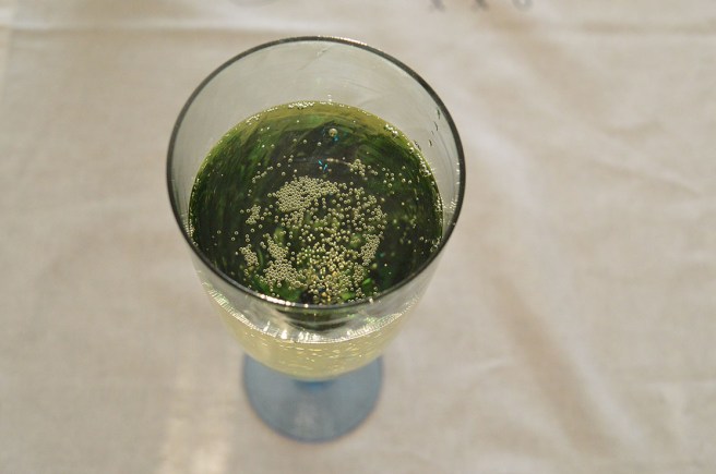 Jo, ett glas mousserat!