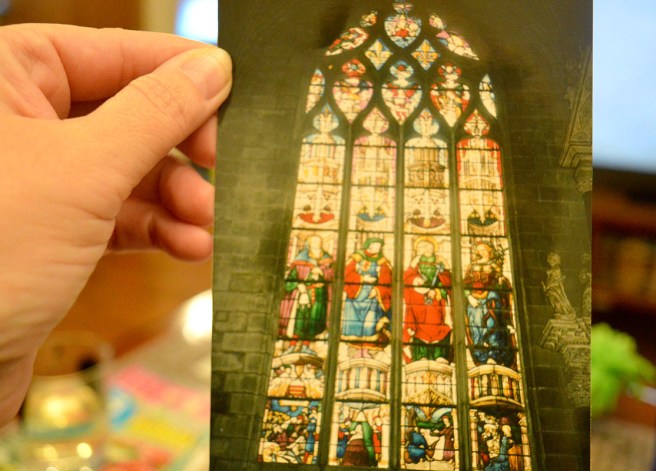 Kyrkofönster i Frankrike.
