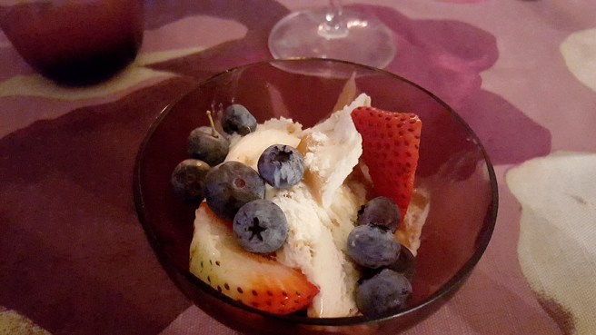 Glömde fotografera huvudrätten men här har vi den goda efterrätten.