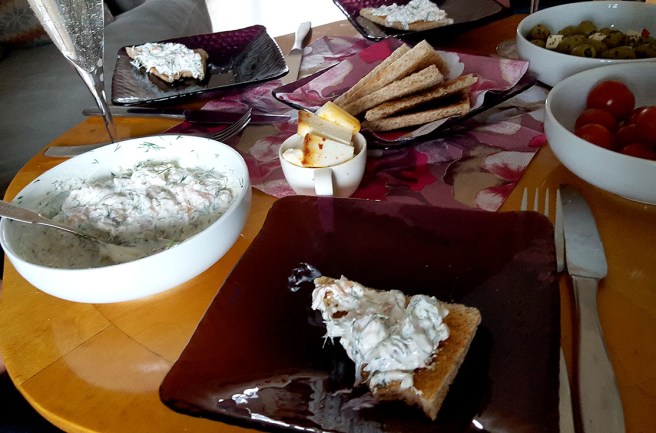 En härligt smakrik röra på rostat bröd och getost från Kanarieöarna - bland annat, bjöds till förrätt.