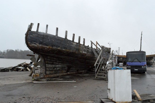 Ett fartyg i Fiskehamnen.