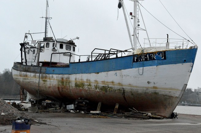 Här behövs kanske lite mer än bara en tvätt av skrovet.