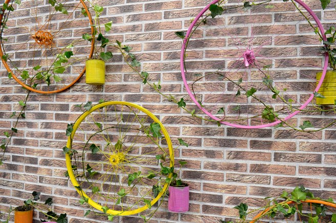 Läckra färger och jag faller alltid pladask då jag ser en tegelvägg.