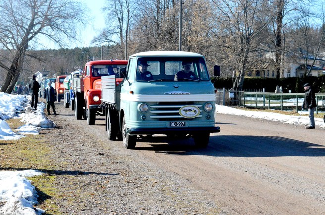 Några av alla nästan hundra fordon som deltog i träffen.