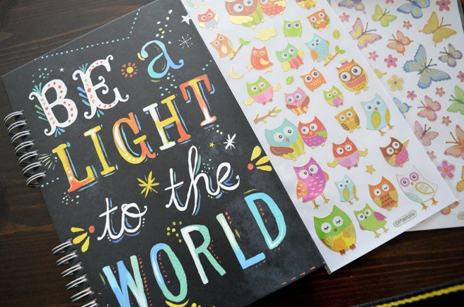 Det enda jag shoppade själv var klistermärken och ett dagbokshäfte. Ny dagbok behövs inför semestern som ska föra mig ut på diverse äventyr :-)