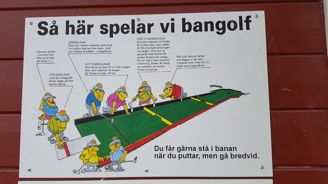 Vid Benitas Café på Pellinge kan man spela minigolf.