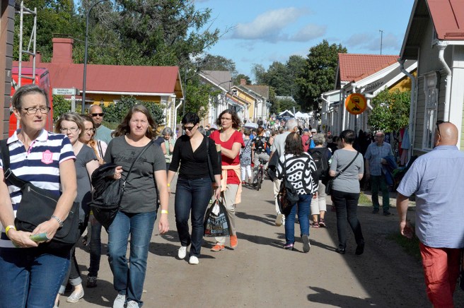 Trädgårdsgatan klockan 11 på lördag, ännu inte full trängsel alls :-)