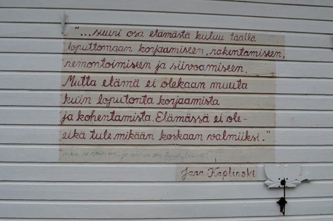 En vägg till en gårdsbyggnad vid Aaltonens hus.