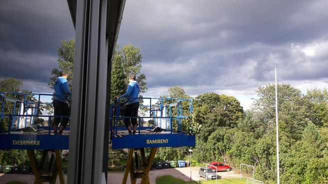 Ställningen kommer allt närmare min balkong.