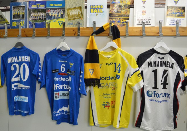 Gamla spelarskjortor och programblad fanns utställda i idrottshallen.