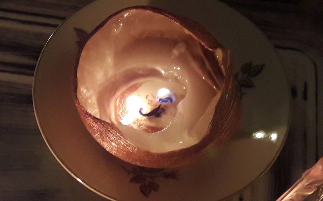 Plötsligt hade ett av mina ljus dubbel låga.