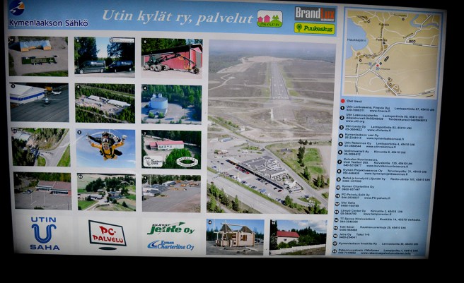 På väg till innebandymatchen i Villmanstrand i början av oktober tog vi en paus i Utti. Där fanns den här skylten.