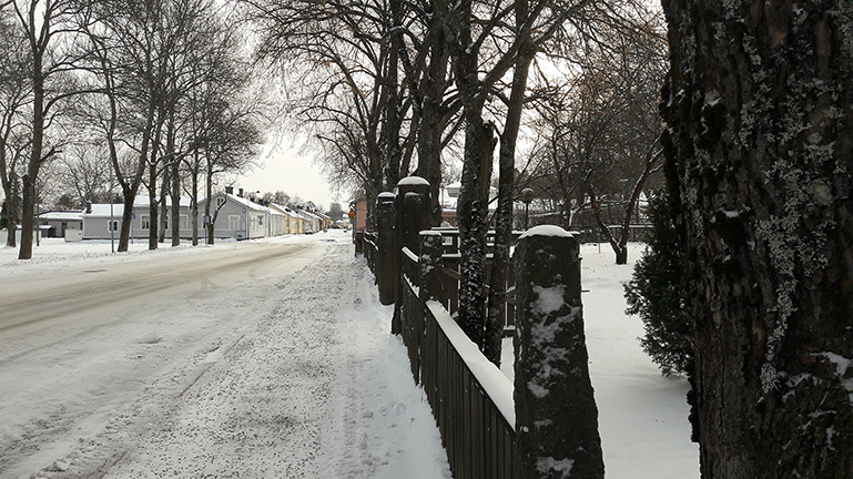 Inte mycket liv på Mariegatan nu, annat är det under Lovisa Historiska Hus.