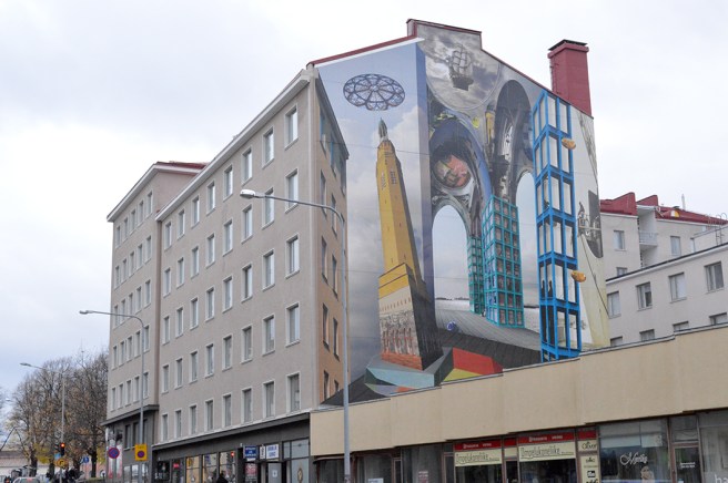 Ett konstverk på en vägg i Kotka.