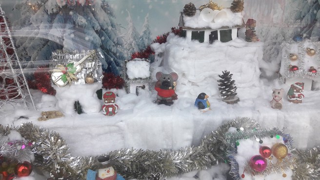 Världen och vardagen är inte alltid sagolikt vacker, som insvept i bomull.