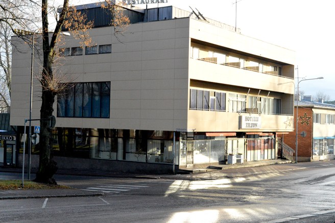 Inte den vackraste lådan i stan :-) Men oj så många minnen huset väcker!